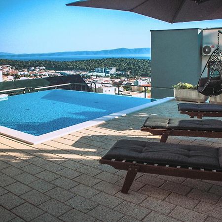 Apartment With Private Pool "Patricia" Макарска Экстерьер фото