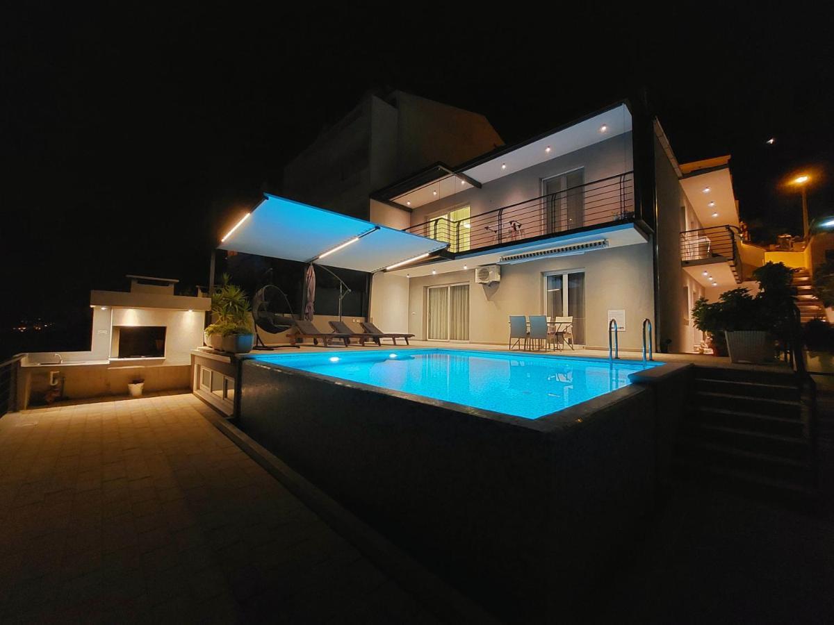 Apartment With Private Pool "Patricia" Макарска Экстерьер фото