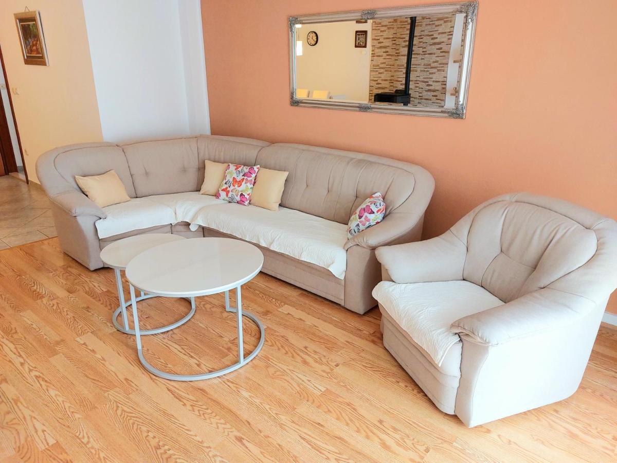 Apartment With Private Pool "Patricia" Макарска Экстерьер фото