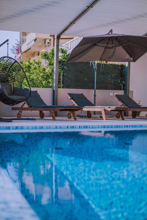 Apartment With Private Pool "Patricia" Макарска Экстерьер фото